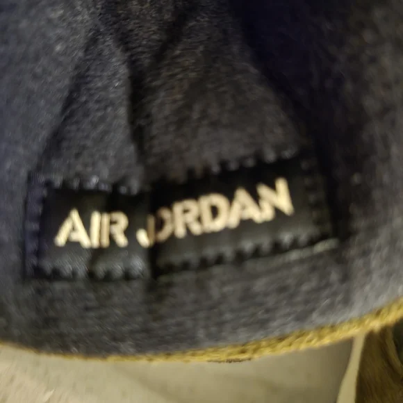 Jordan 4 Retro SE Craft Olive - Picture 6 of 9